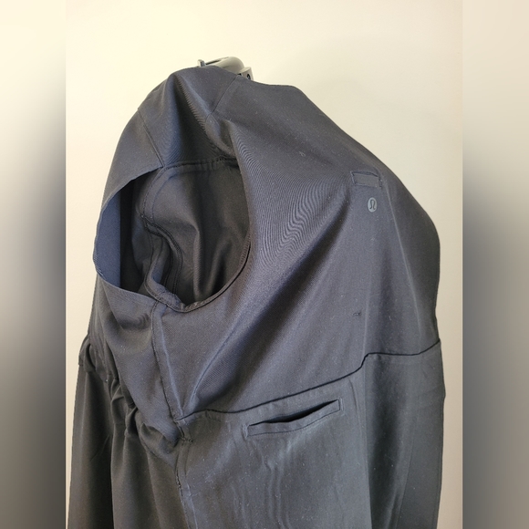 LULULEMON Lab trench, rain jacket, water resistant f coat in black SzM - Picture 7 of 12